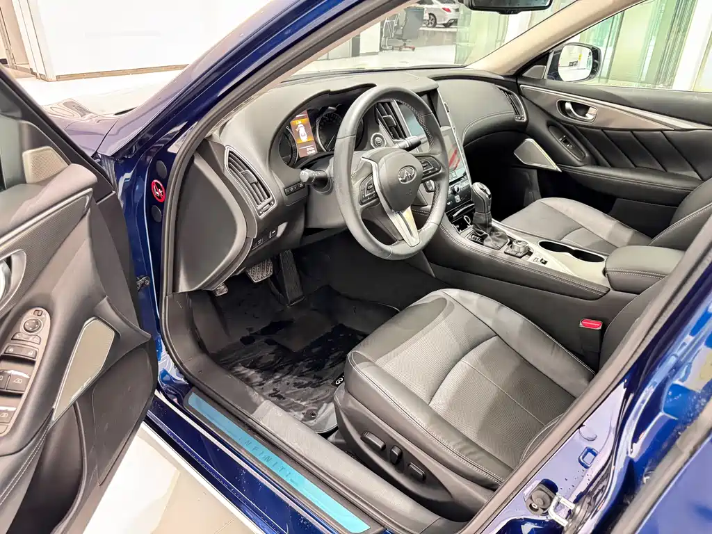 INFINITI Q50L