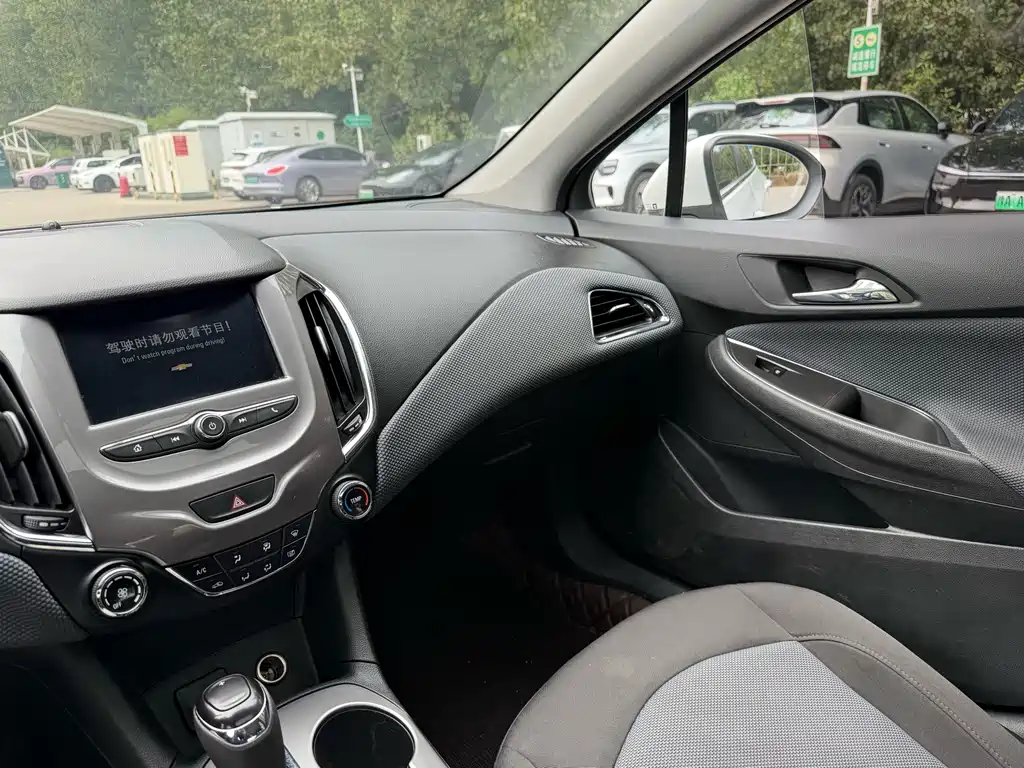 Chevrolet Cruze 2018 320 AT