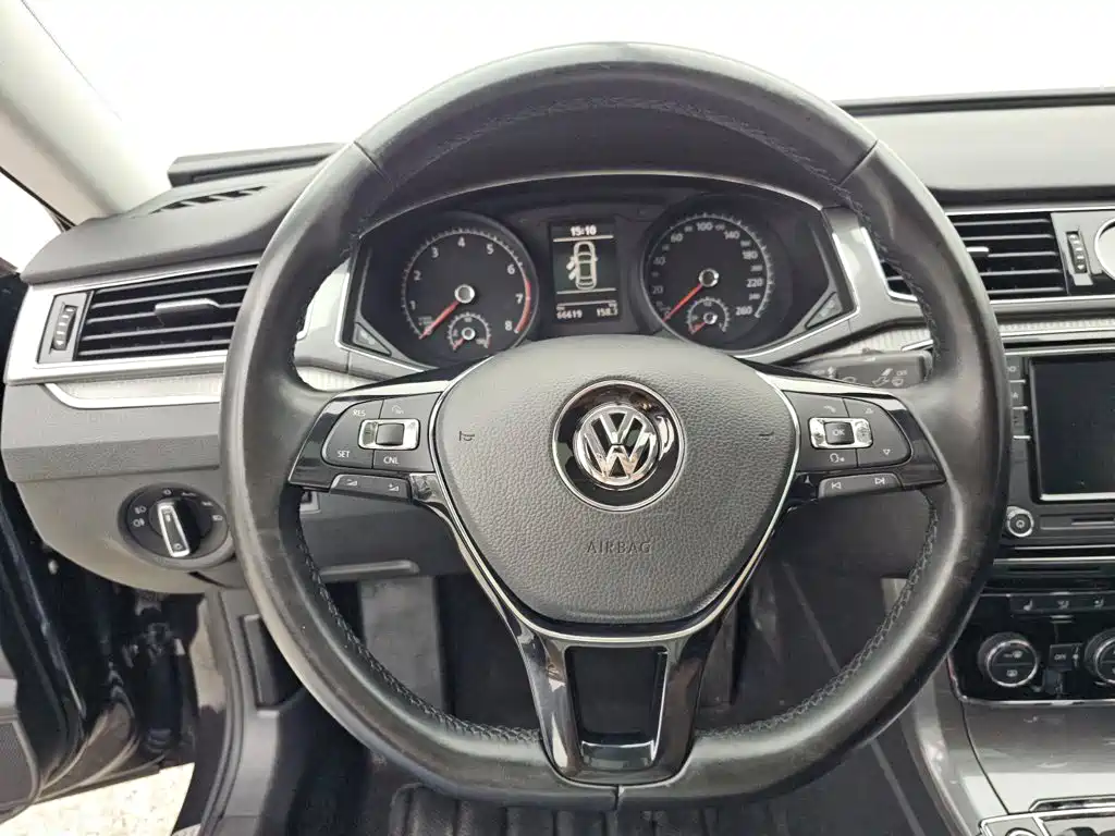 Volkswagen Passat — миниатюра 9