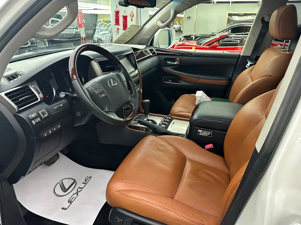 Lexus LX — миниатюра 4