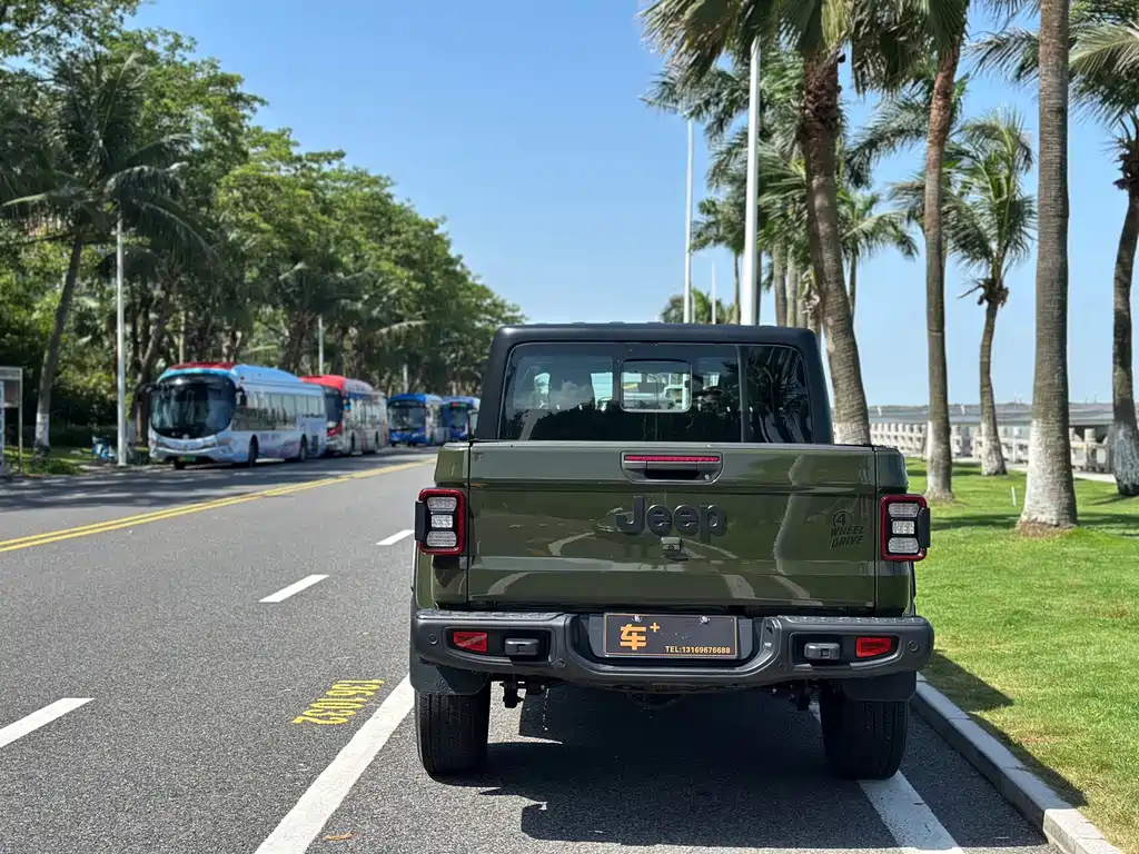 Jeep Gladiator — миниатюра 10