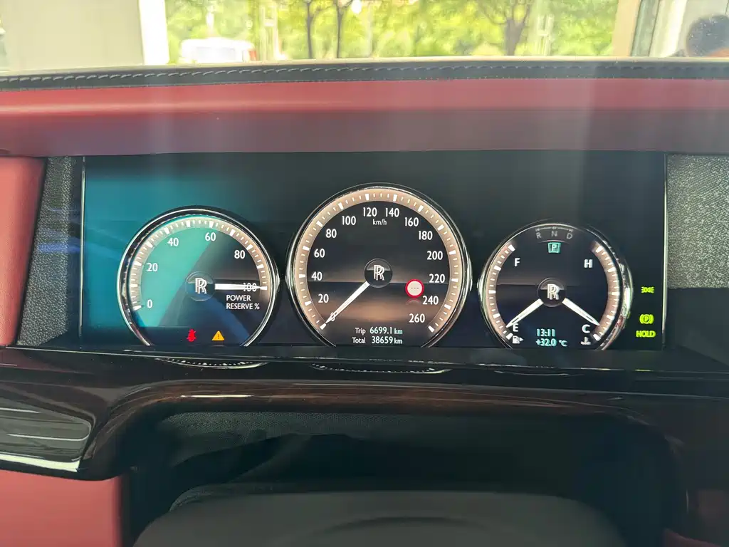 Rolls-Royce Phantom — миниатюра 16