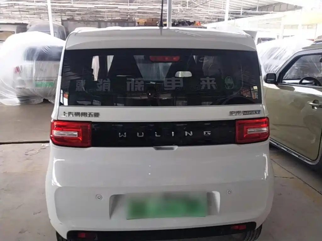 Wuling MINIEV — миниатюра 6