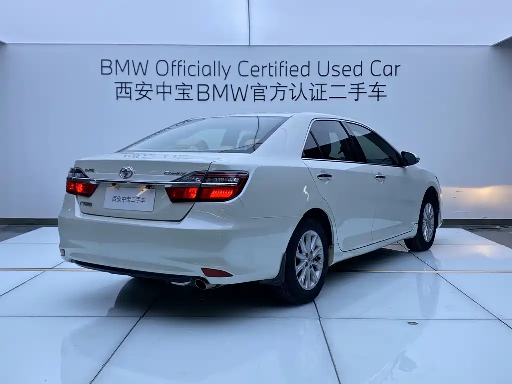 Toyota Camry — миниатюра 5