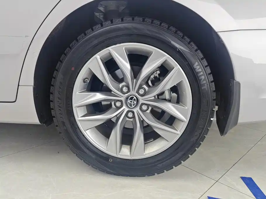 Toyota Avalon — миниатюра 6