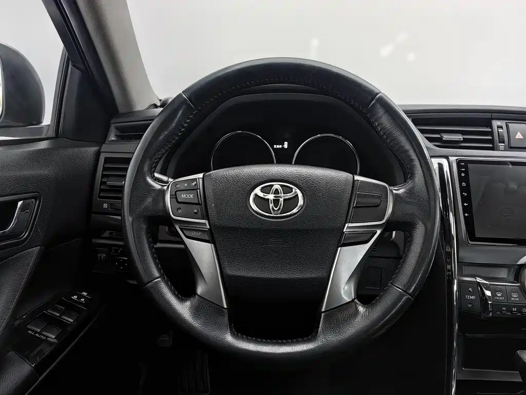 Toyota Reiz — миниатюра 11