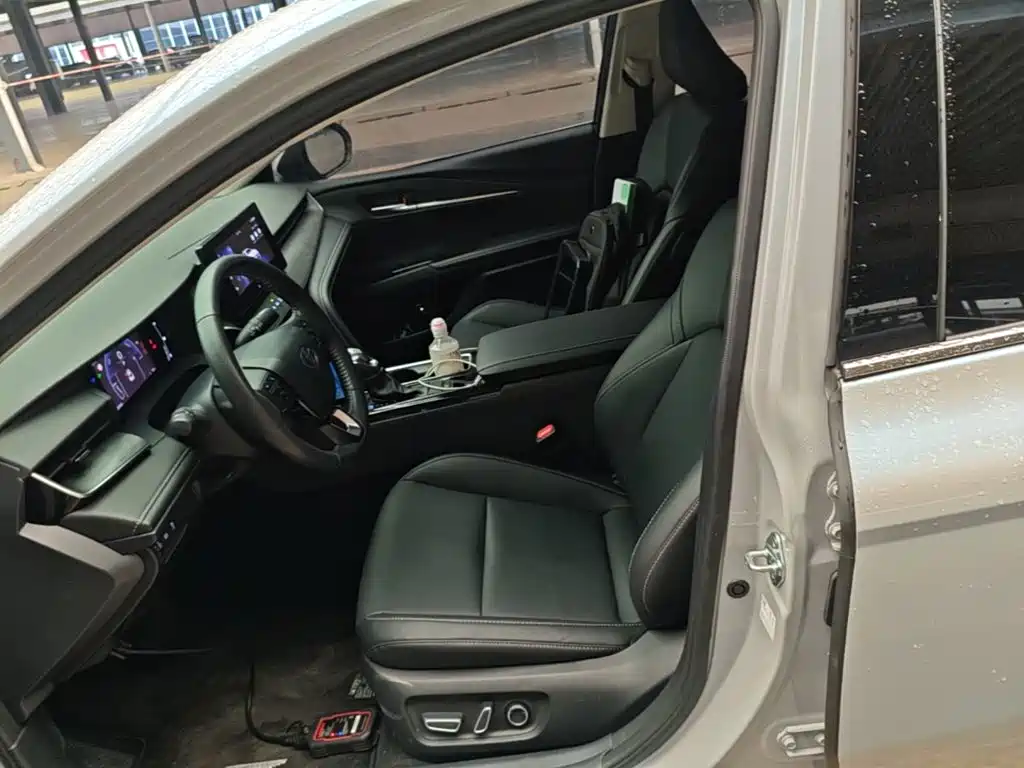 Toyota Camry — миниатюра 15