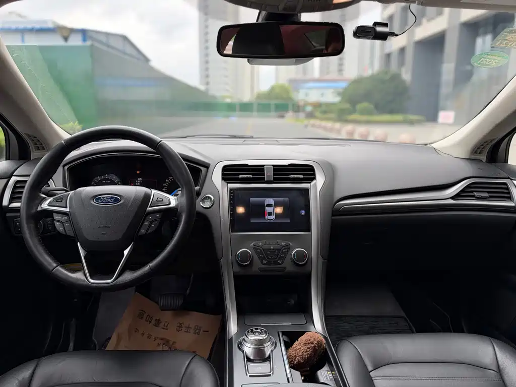 Ford Mondeo — миниатюра 8