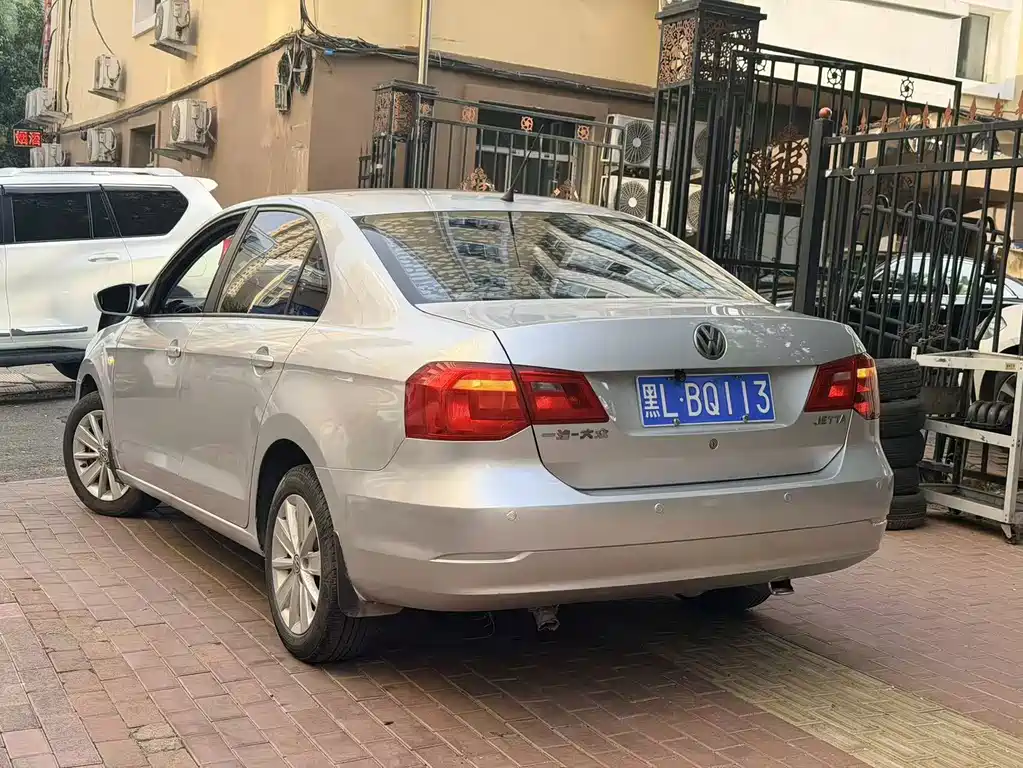 Volkswagen Jetta — миниатюра 5