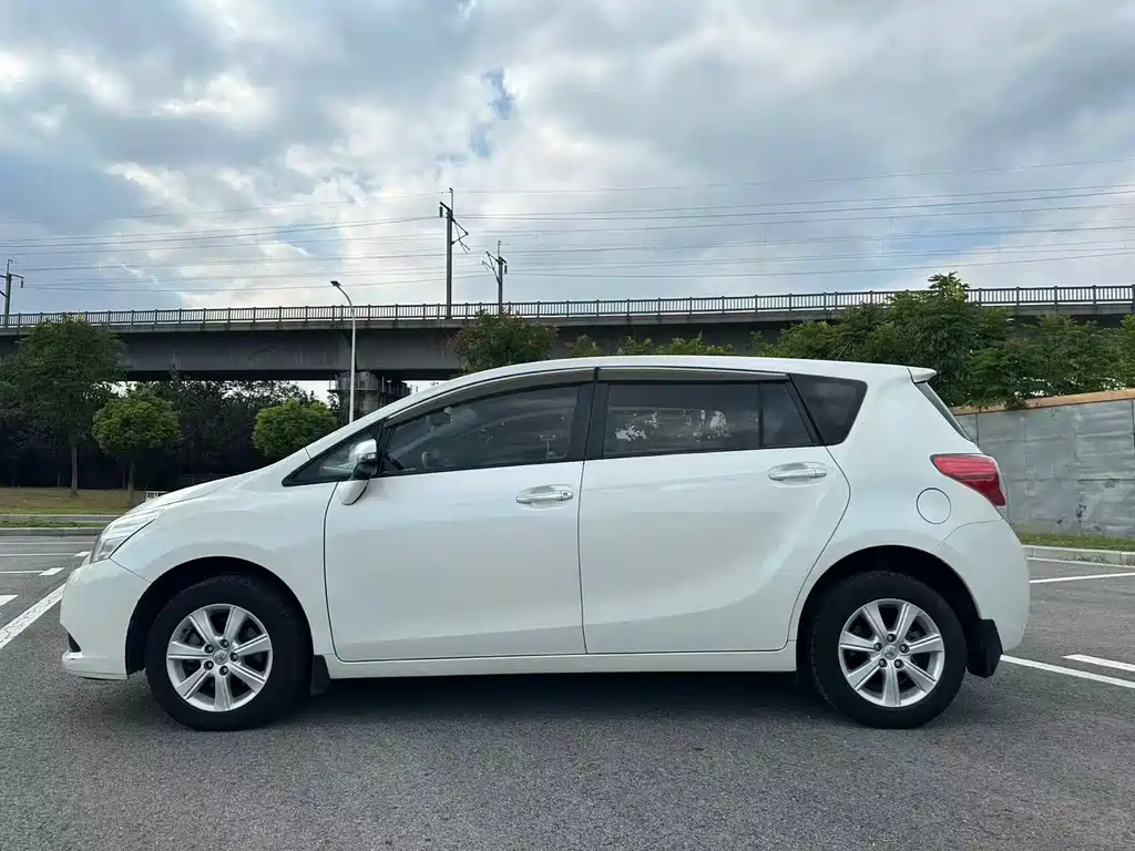 Toyota Verso — миниатюра 7