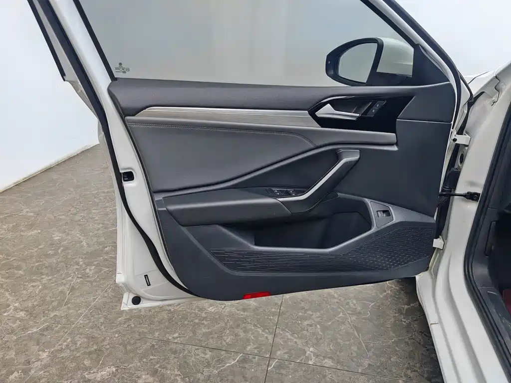 Volkswagen Sagitar — миниатюра 19
