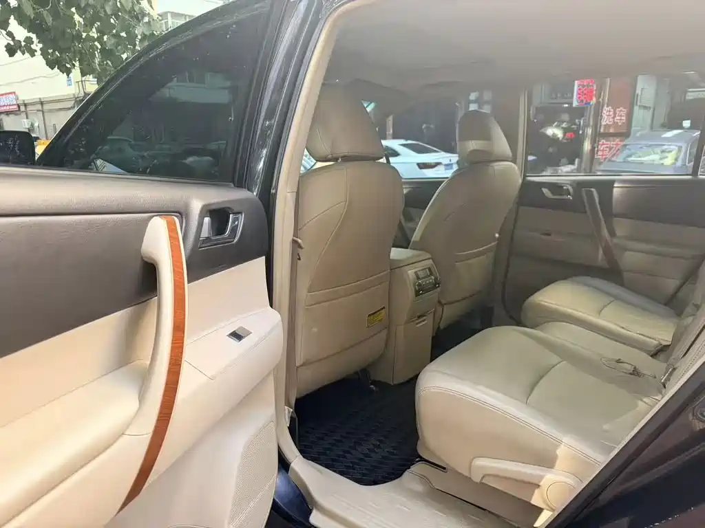 Toyota Highlander — миниатюра 9