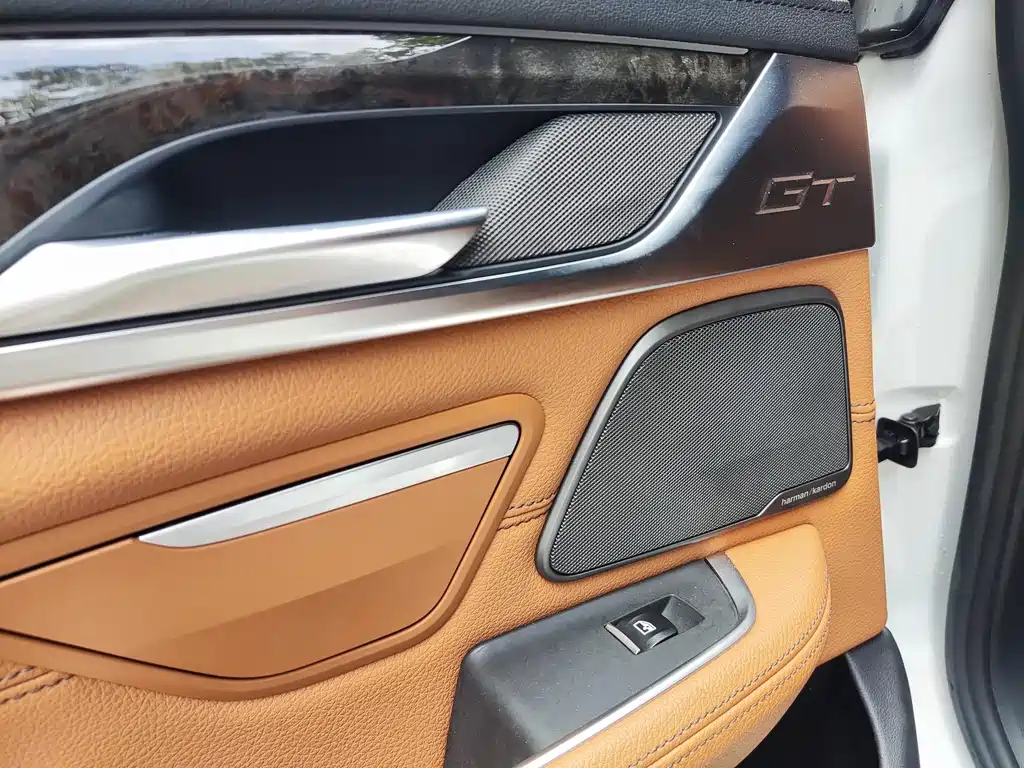BMW 6 Series GT — миниатюра 6
