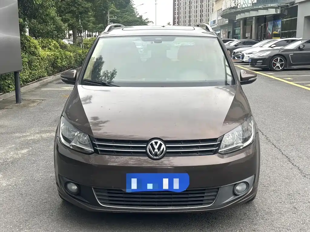 Volkswagen Touran — миниатюра 2