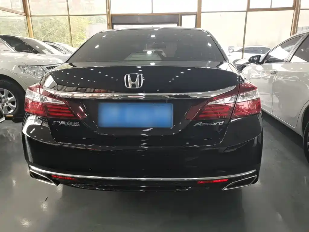 Honda Accord — миниатюра 6