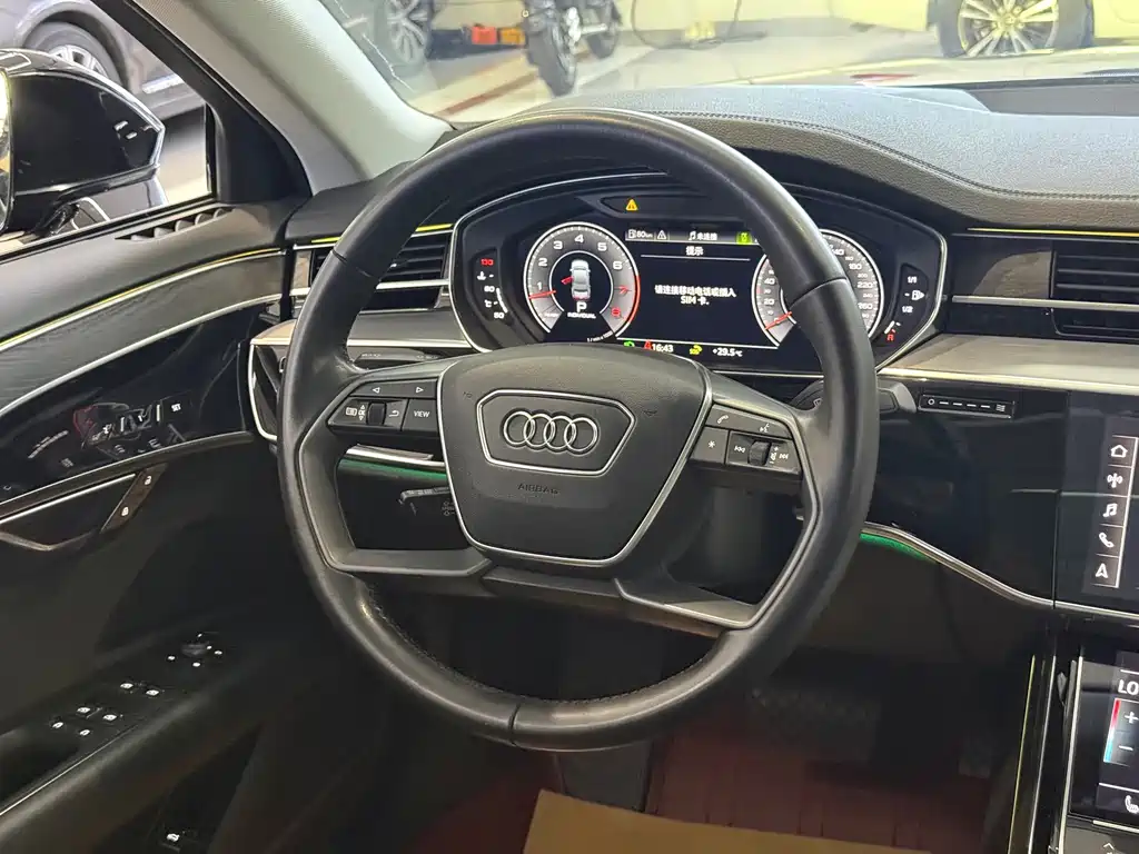 Audi A8 — миниатюра 5