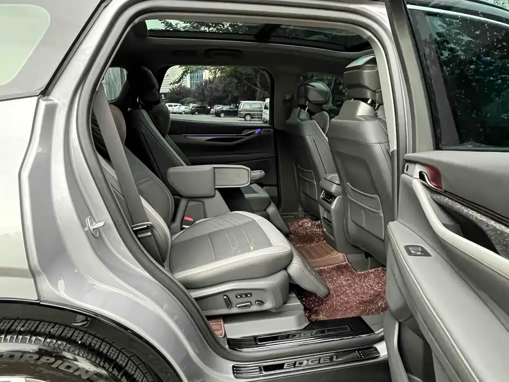 Ford Edge — миниатюра 16