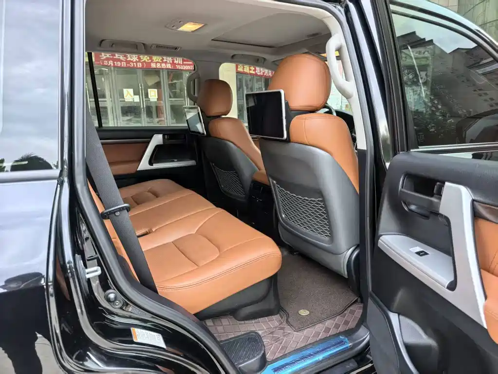 Toyota Land Cruiser — миниатюра 10