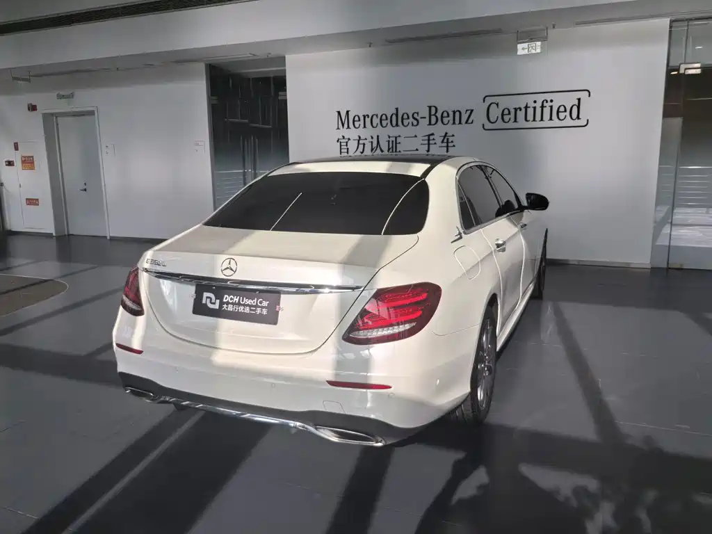 Mercedes-Benz E-Class — миниатюра 5