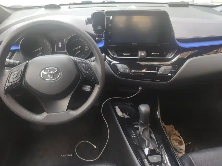Toyota IZOA — миниатюра 12