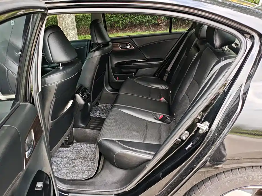 Honda Accord — миниатюра 11
