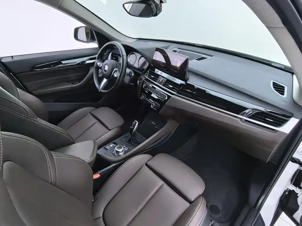 BMW X1 2022 sDrive25Li Lead
