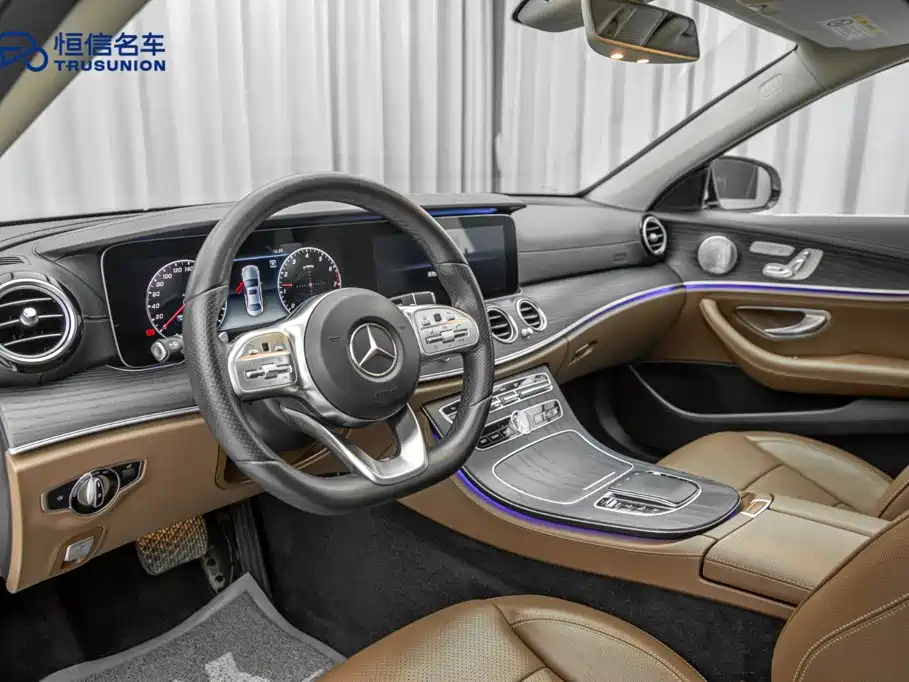 Mercedes-Benz E-Class — миниатюра 12