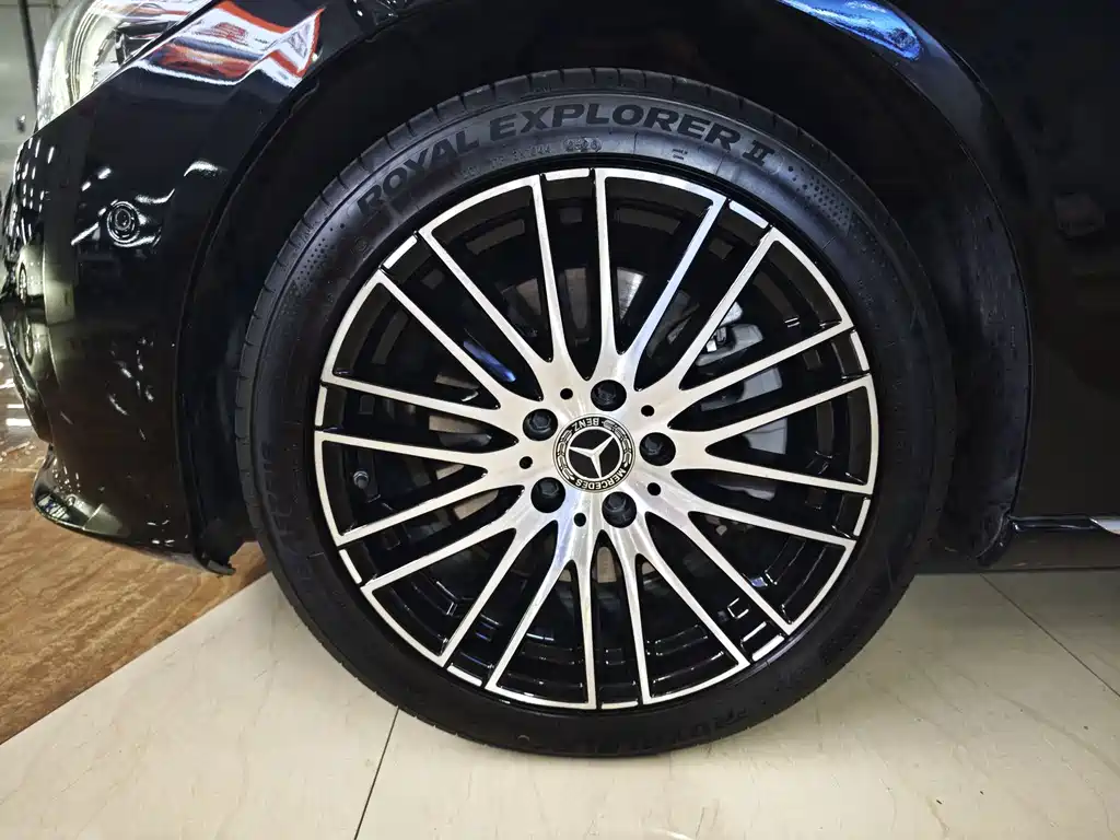 Mercedes-Benz C-Class — миниатюра 6