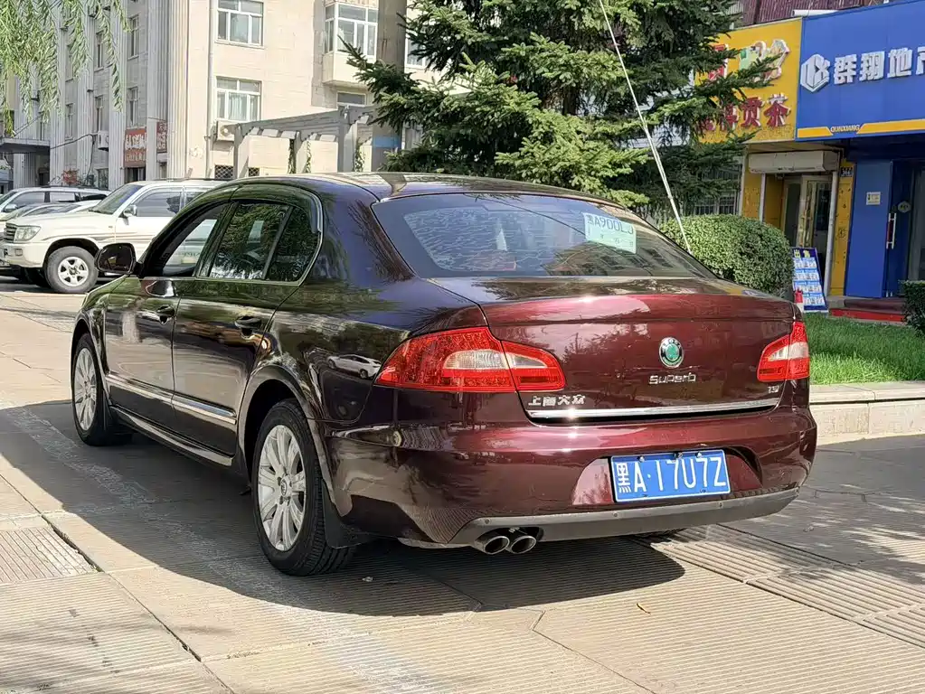 Skoda Superb — миниатюра 5