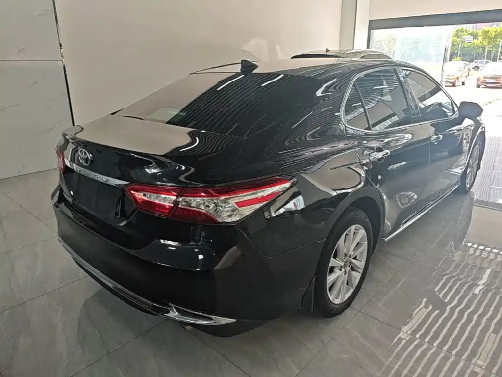 Toyota Camry — миниатюра 7