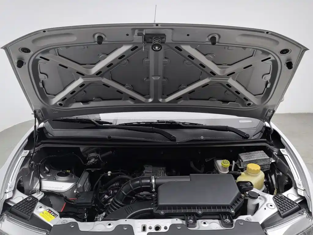 Wuling Hongguang V — миниатюра 6