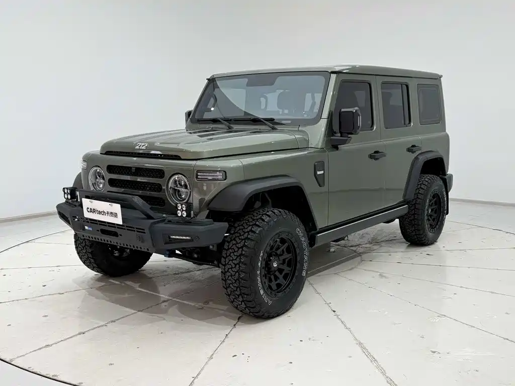 212 212 T01 — миниатюра 22