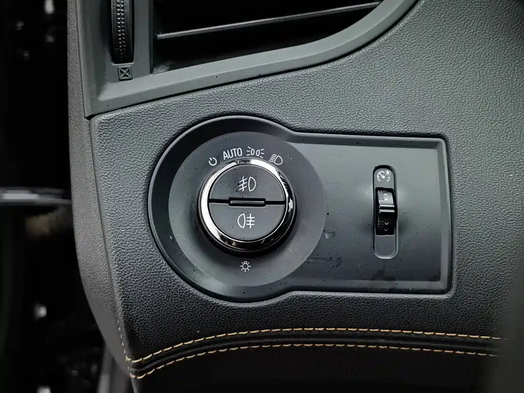 Buick LaCrosse — миниатюра 21