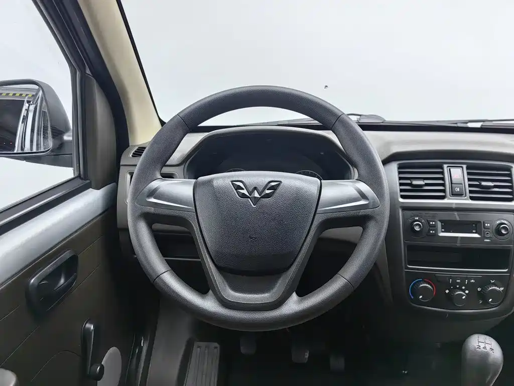 Wuling Rongguang S — миниатюра 11