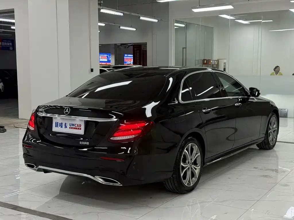 Mercedes-Benz E-Class — миниатюра 6