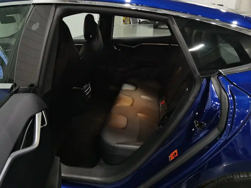 Tesla Model S — миниатюра 15