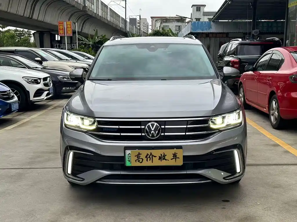 Volkswagen Tiguan L PHEV — миниатюра 2