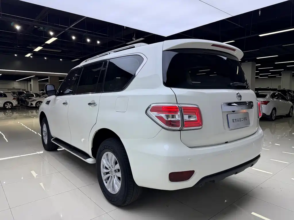 Nissan Patrol — миниатюра 9