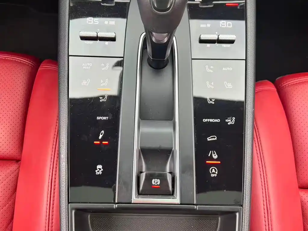 Porsche Macan — миниатюра 15