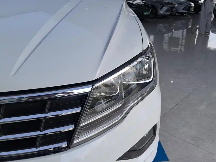 Volkswagen Jetta — миниатюра 5