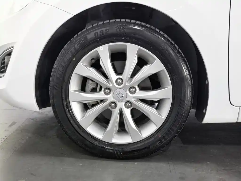Hyundai Elantra Langdong — миниатюра 17