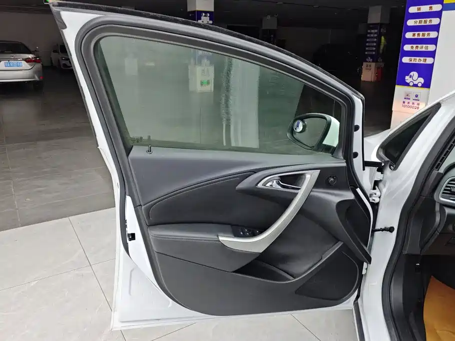 Buick Excelle — миниатюра 7