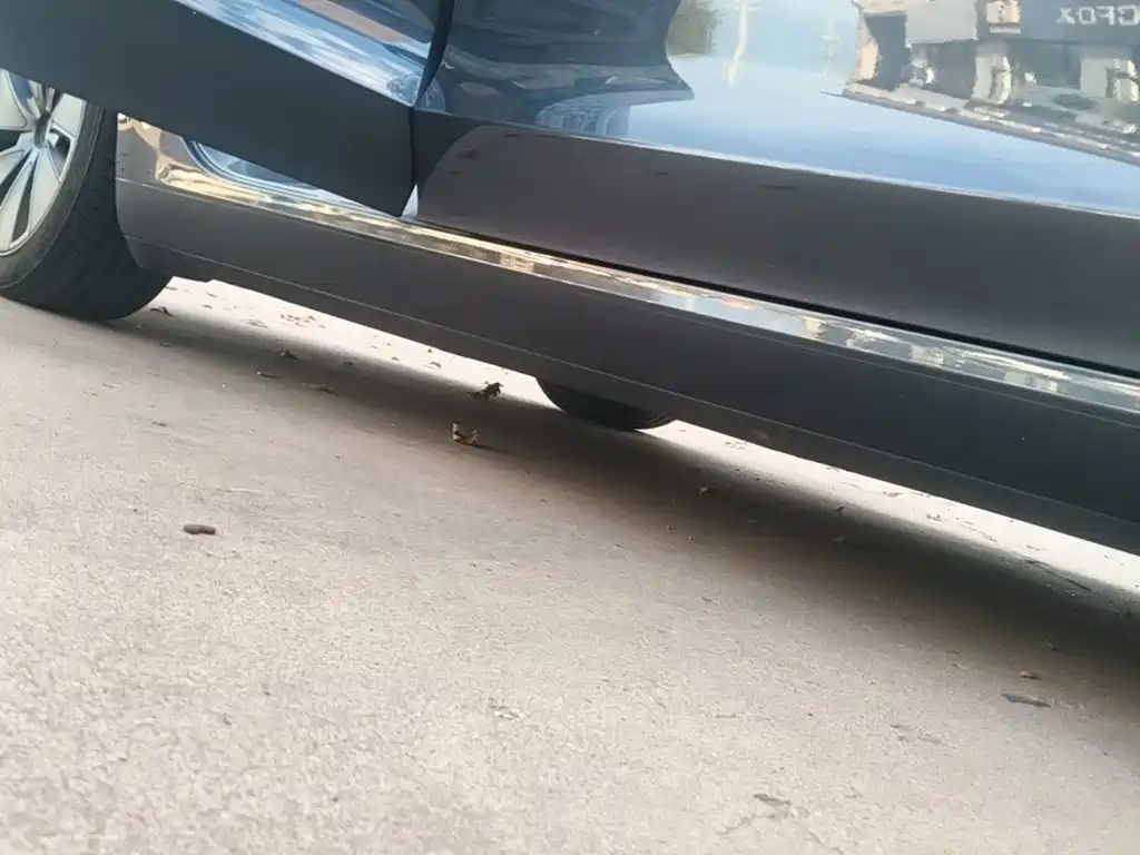 Tesla Model 3 — миниатюра 21