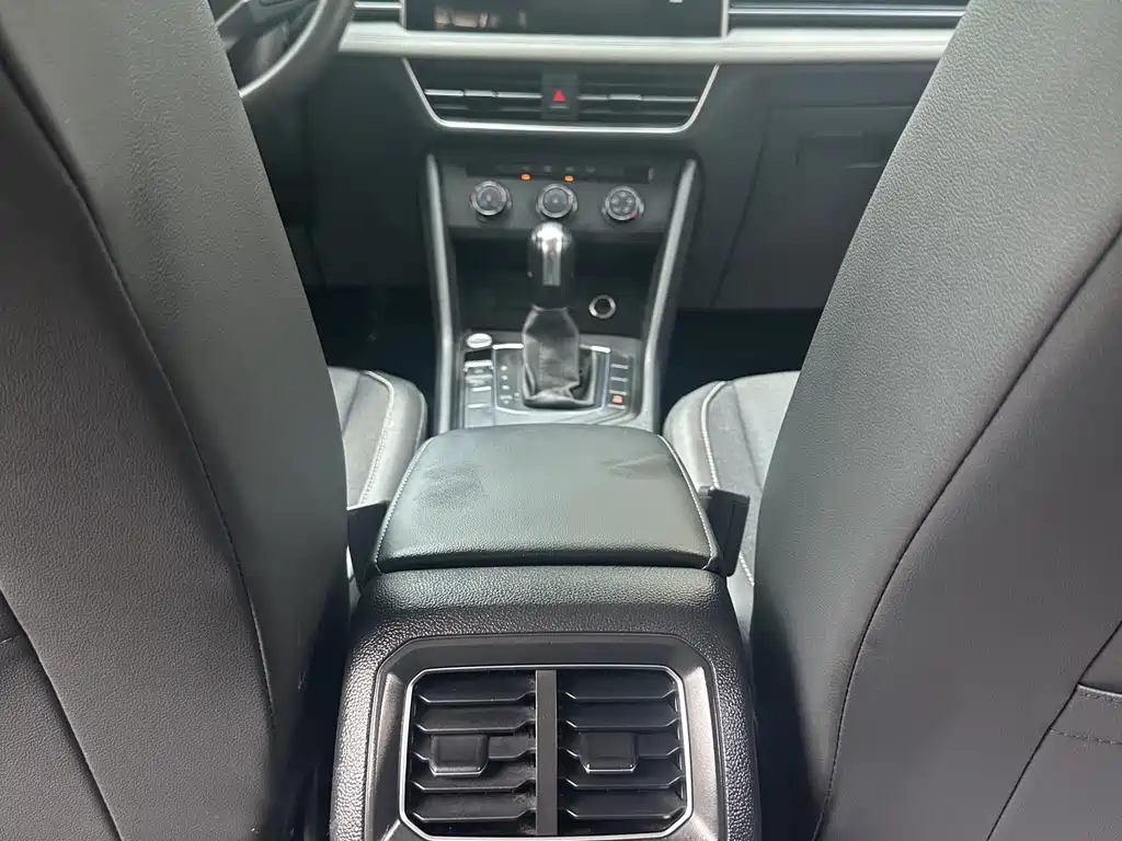 Volkswagen Tiguan L L 2022 330TSI AT
