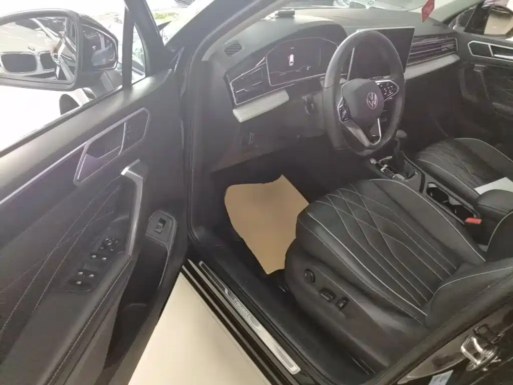 Volkswagen Tiguan L — миниатюра 16