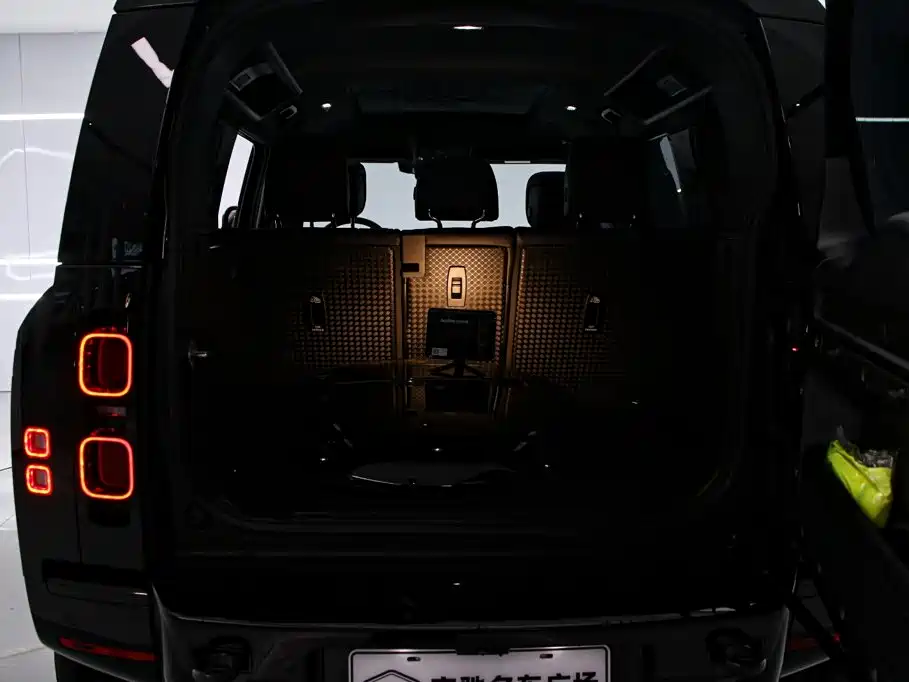 Land Rover Defender — миниатюра 20
