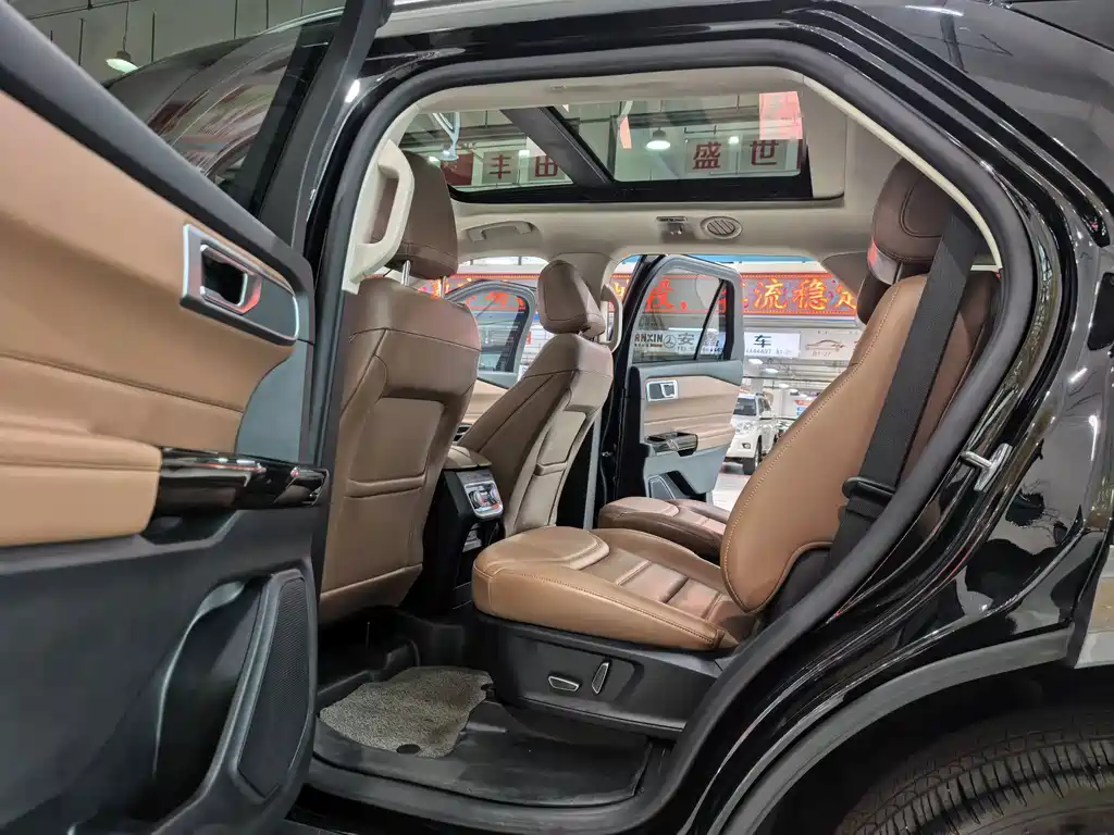 Ford Explorer — миниатюра 5
