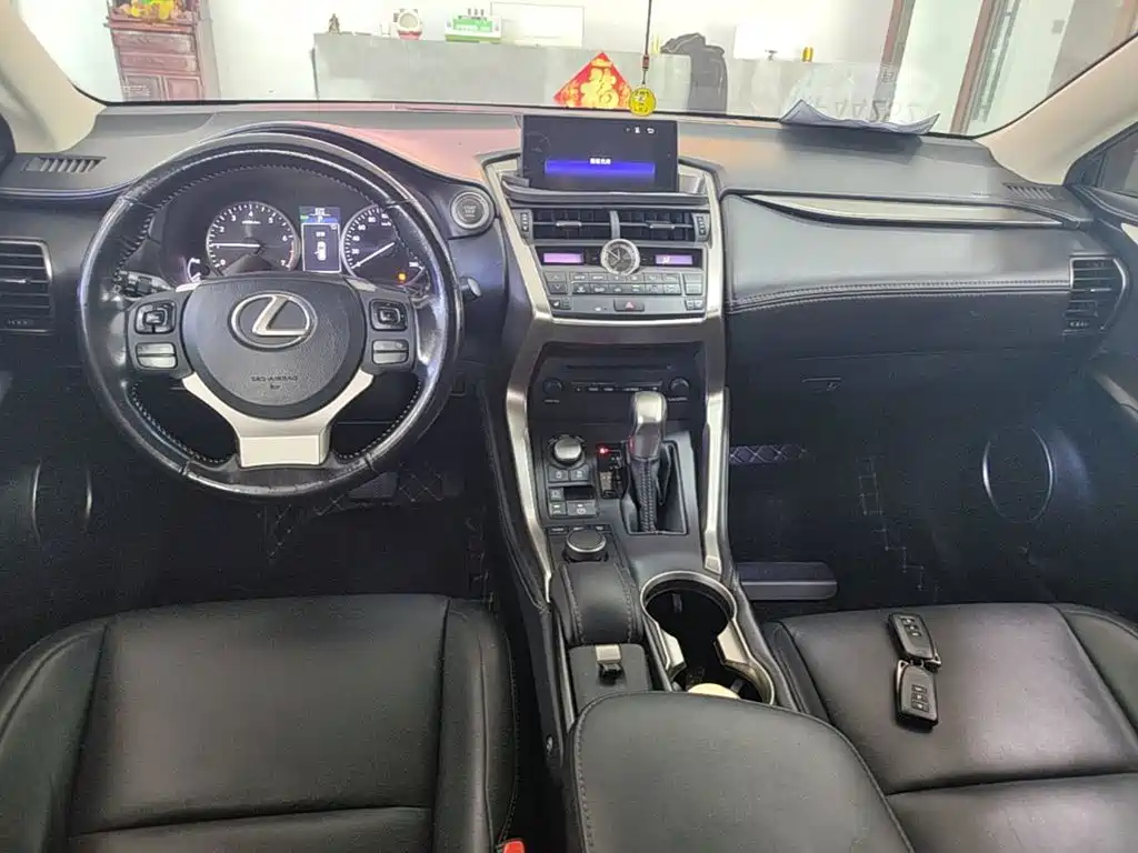 Lexus NX — миниатюра 10