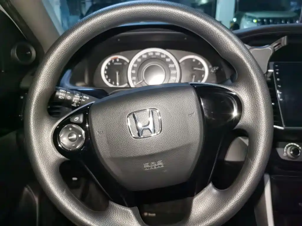 Honda Accord — миниатюра 6
