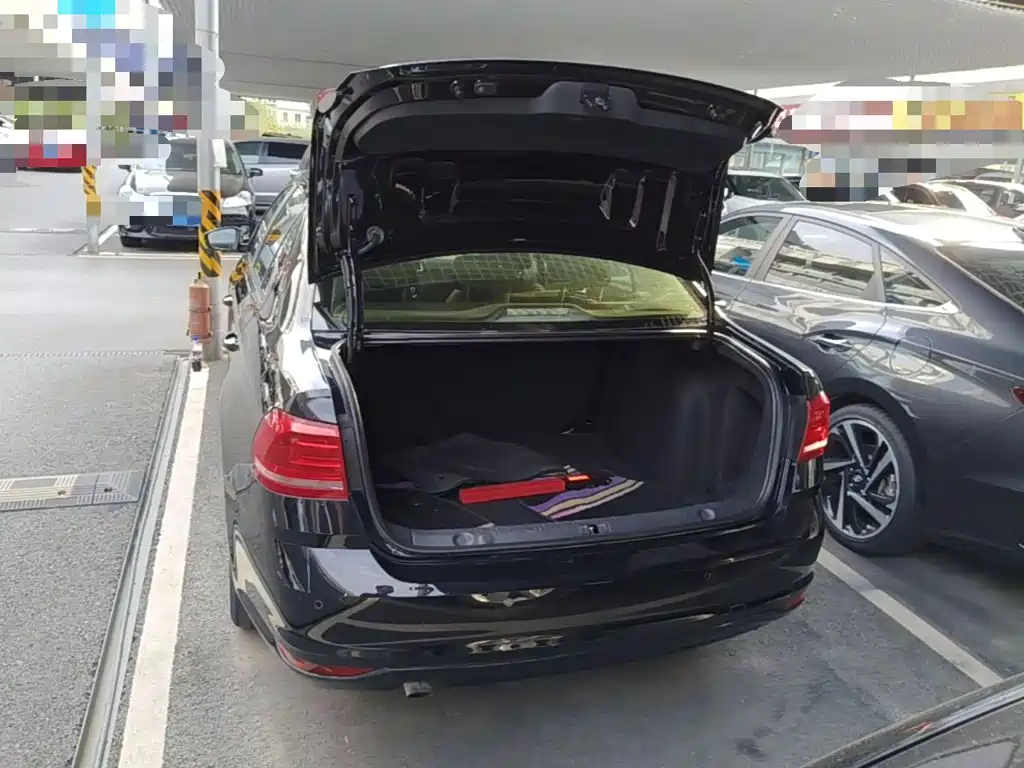 Volkswagen Lavida — миниатюра 19
